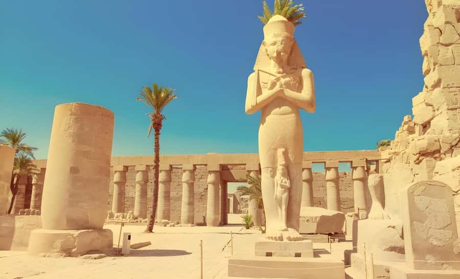 Luxor Day Trip from Hurghada Small Group & Tutankhamun Tomb - Colossi of Memnon: a quick start on the West Bank