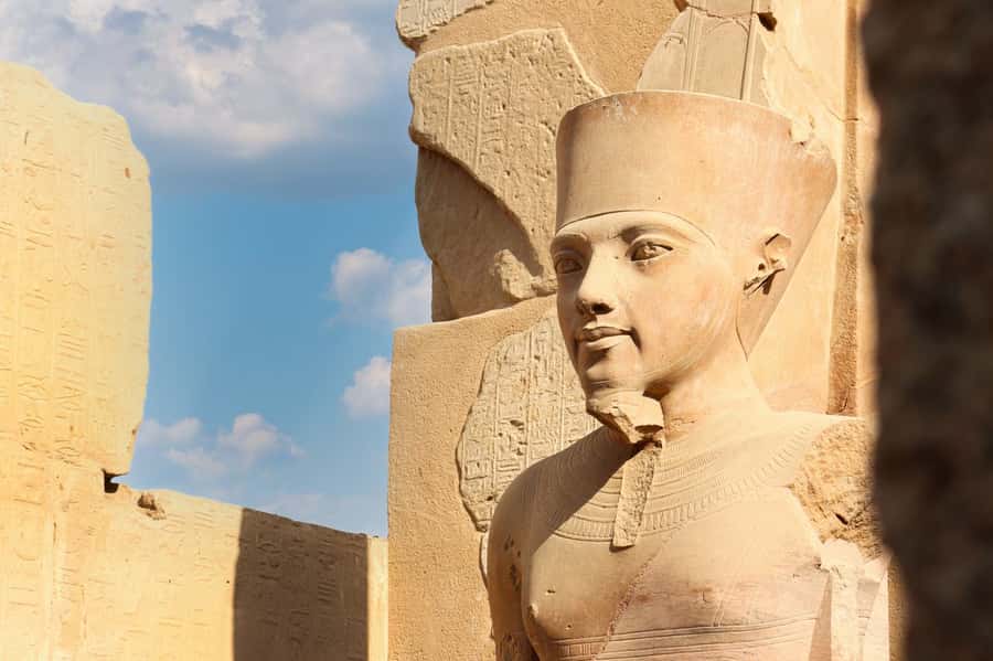 Luxor Day Trip from Hurghada Small Group & Tutankhamun Tomb - Guide quality, languages, and group rhythm