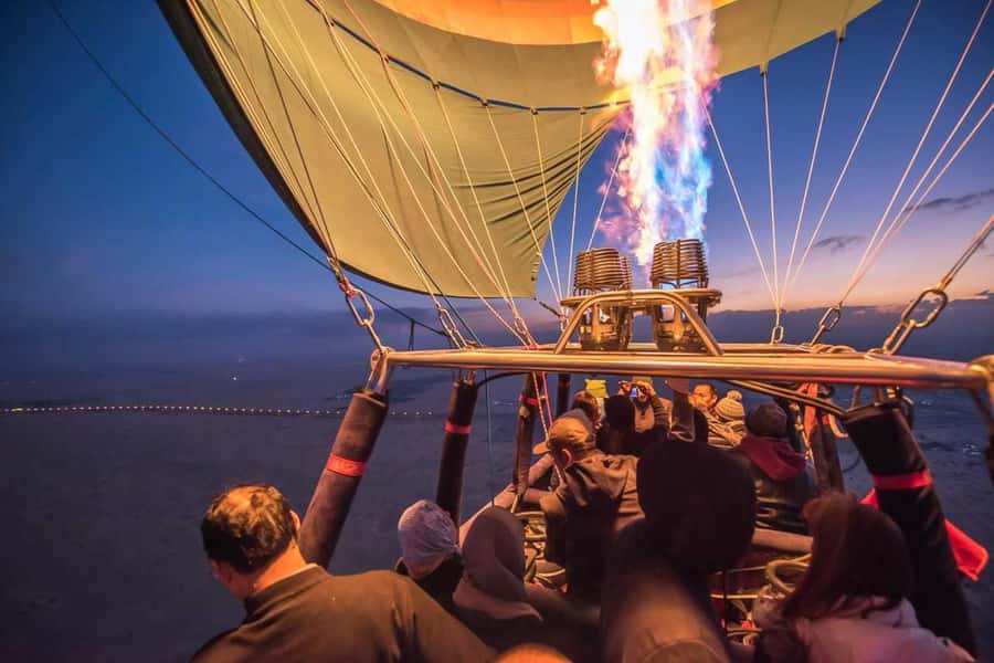 Luxor: Deluxe Sunrise Hot Air Balloon - Safety briefing, basket space, and takeoff