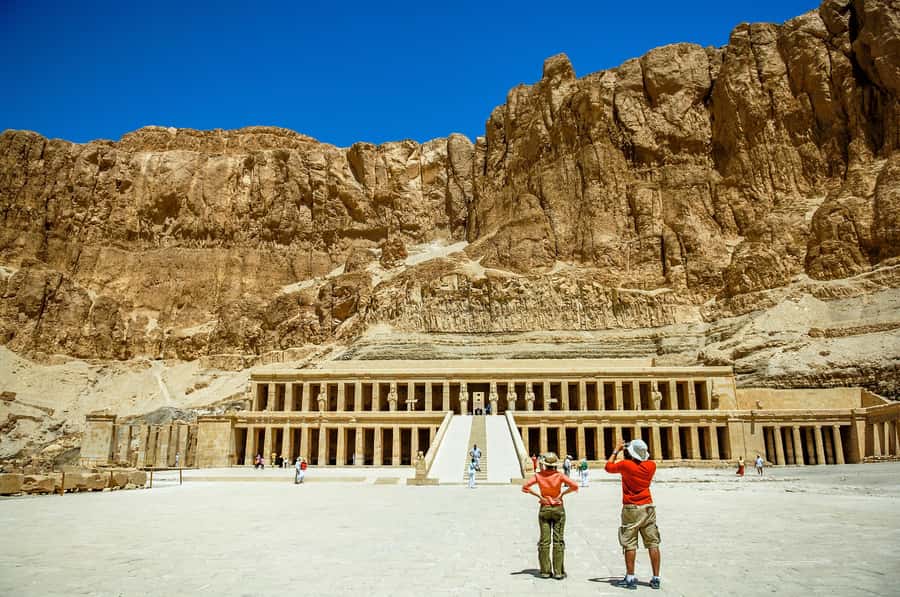 Luxor: East and/or West Banks Guided Tour with Lunch - The Colossi of Memnon in a quick half-hour stop