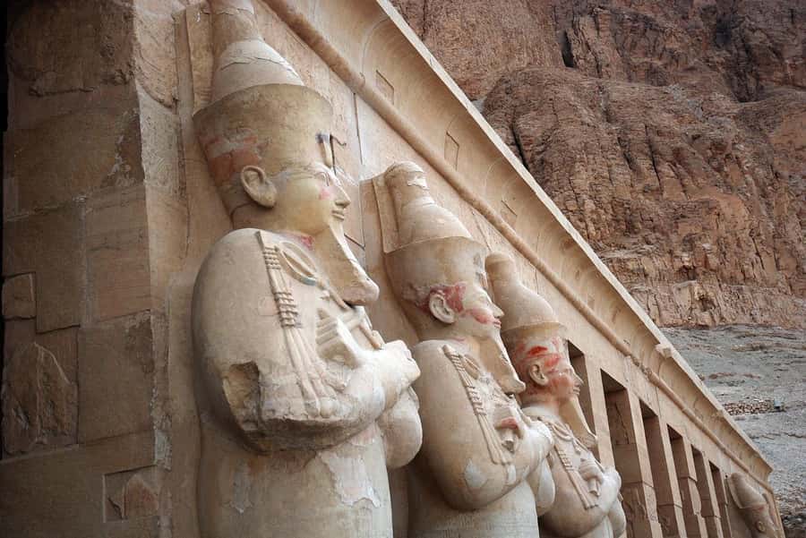 Luxor: East and West Bank Private Full-Day Tour - Lunch between Luxor’s two banks