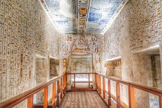 Luxor East and West Bank: Valley of the kings, Habu Temple,Karnak&Luxor Temples - The Valley of the Kings: the day’s essential stop