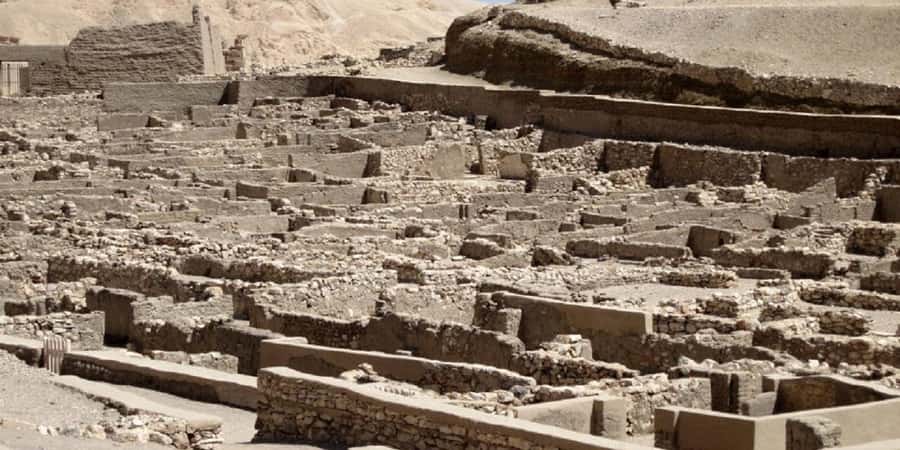 Luxor: Habu, Deir El Medina, Shared tour, Guide, and Lunch - Practical details that affect your choice