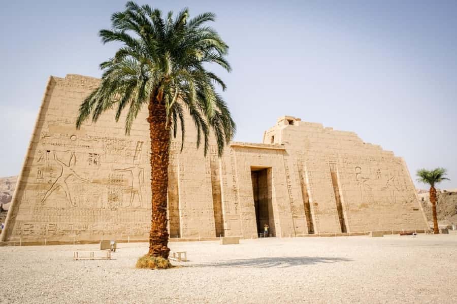 Luxor: Hot Air Balloon & Private tour to West bank and Lunch - Medinet Habu and the temple of Ramses III