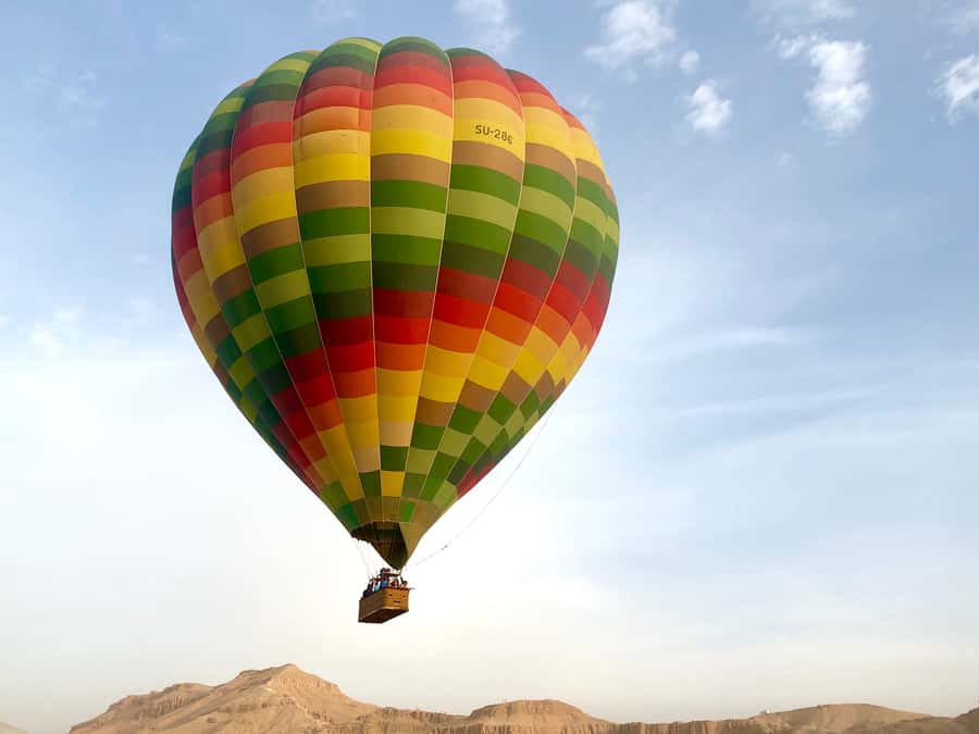 Luxor: Hot Air Balloon Ride Over Temple of Hatshepsut - The first lift above Luxor