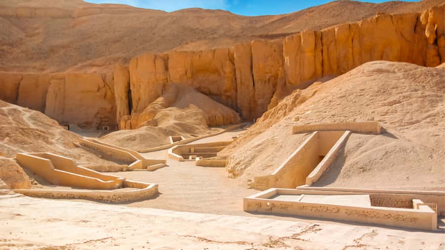 Luxor: Medinet Habu, Deir el-Medina & Valley of Queens Tour - Why this three-hour West Bank tour works