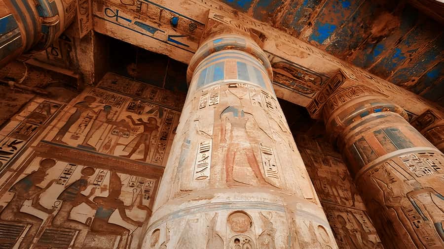 Luxor: Medinet Habu, Deir el-Medina & Valley of Queens Tour - A private car makes the schedule easier