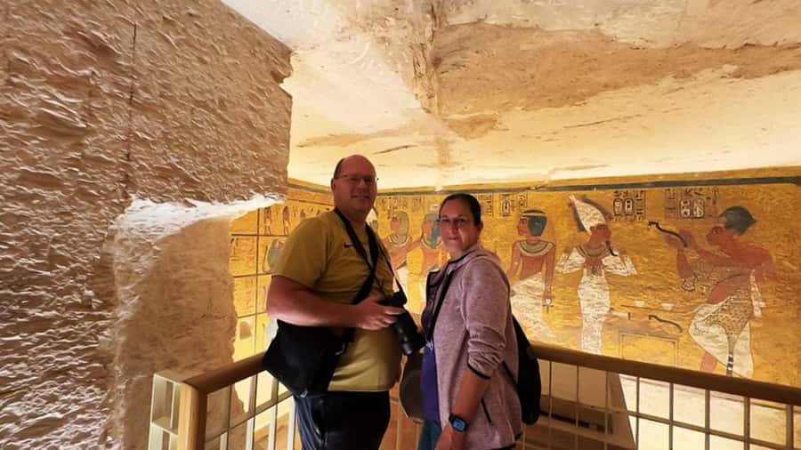 Luxor: Medinet Habu, Deir el-Medina & Valley of Queens Tour - Who should book this experience?