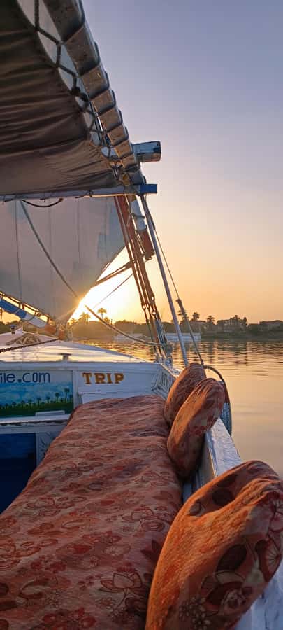 Luxor: Nile River Private Sunset Felucca Ride - Sailing, towing, and what the wind changes