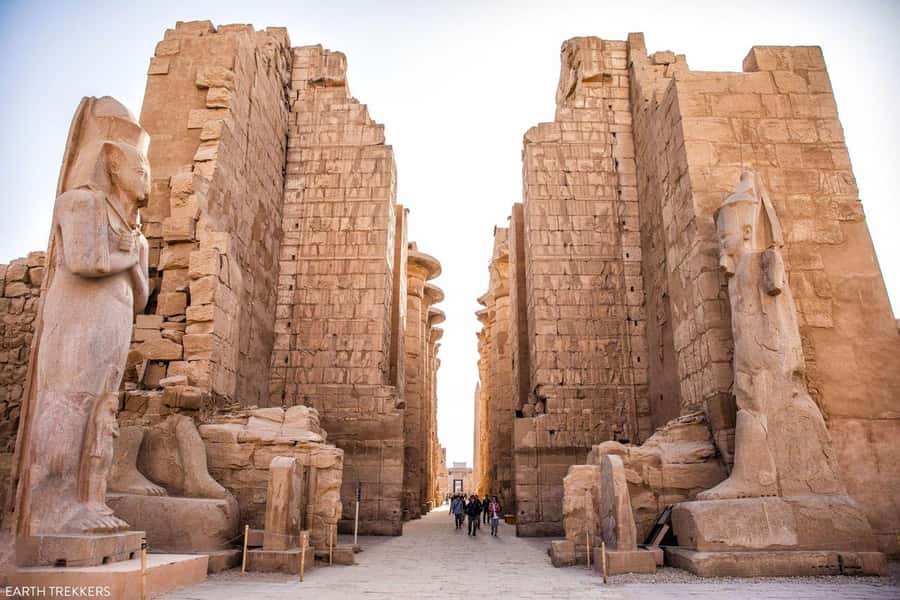 Luxor: Private Full-Day Luxor Highlights Tour with Pickup - Lunch, comfort, and the real value of $105