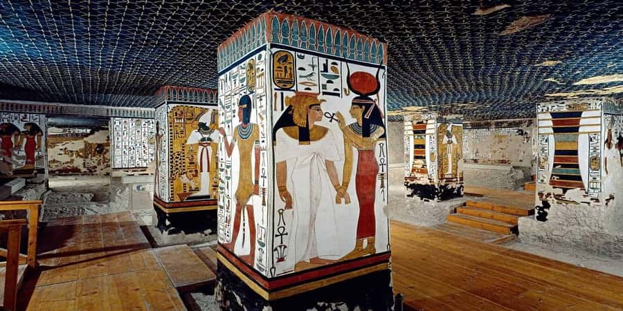 Luxor: Valley of the Kings and Queens Guided Tour with Lunch - Lunch adds a local pause to a busy morning