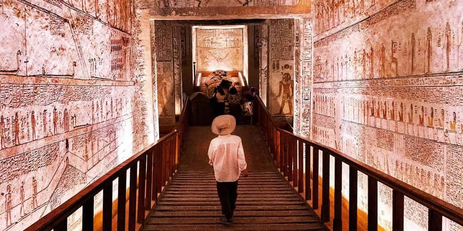 Luxor: Valley of the Kings and Queens Guided Tour with Lunch - Optional extras you should budget for