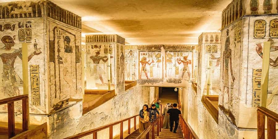 Luxor: Valley of the Kings and Queens Guided Tour with Lunch - The guides are the heart of the experience
