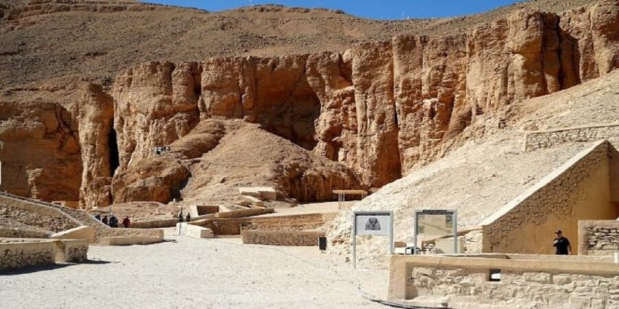 Luxor: West Bank Kings and Queens All-Inclusive Tour & Lunch - What the guide can add to the monuments