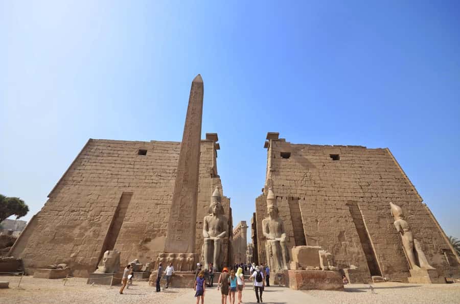 Luxor: West & East Banks & Tut's Tomb Private Full-Day Tour - Valley of the Queens: a quieter change of scale