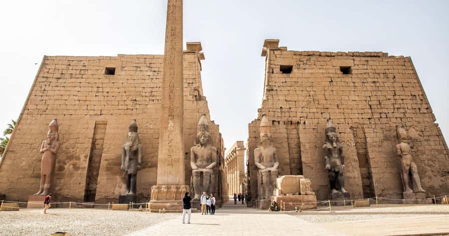 Luxor: West & East Banks & Tut's Tomb Private Full-Day Tour - Karnak Temple: allow the scale to sink in