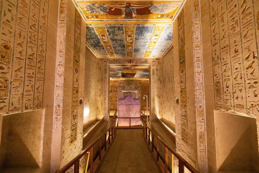 Luxor: West & East Banks & Tut's Tomb Private Full-Day Tour - Luxor Temple: a fitting final stop