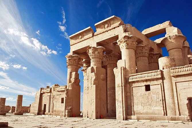 Luxury 4-Day 3-Night Nile Cruise from Aswan to Luxor - Day two: the unusual temples of Kom Ombo and Edfu