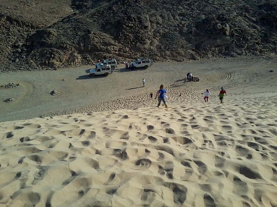 Makadi Bay: Jeep Safari Adventure with Bedouin guide - Guides, languages, and the human side