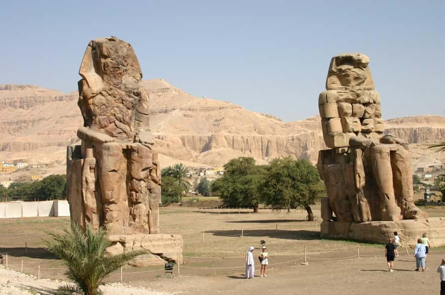 Makadi Bay: Luxor Highlights & King Tut Tomb Full-Day Tour - Tutankhamun’s tomb, a small room with a large reputation