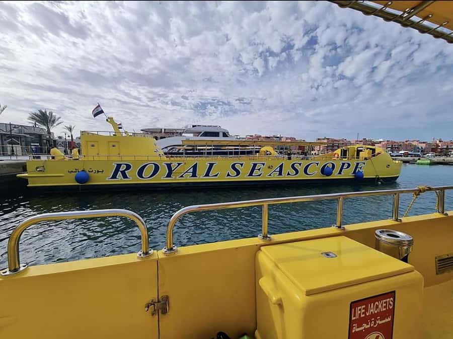 Makadi Bay: Royal Seascope Submarine Cruise & Snorkel stop - Who should book this experience