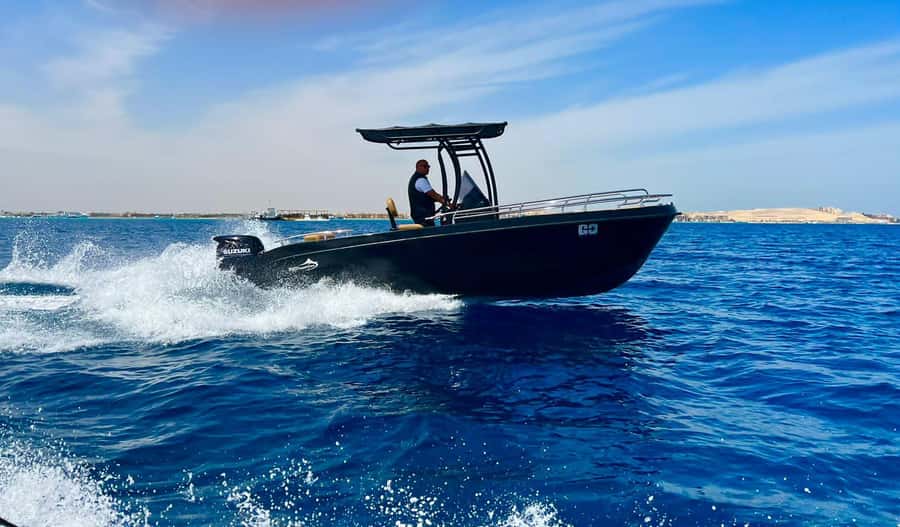 Makadi: Giftun Island Speedboat Cruise to Orange Bay & Lunch - Speeding out from Hurghada toward Giftun National Park