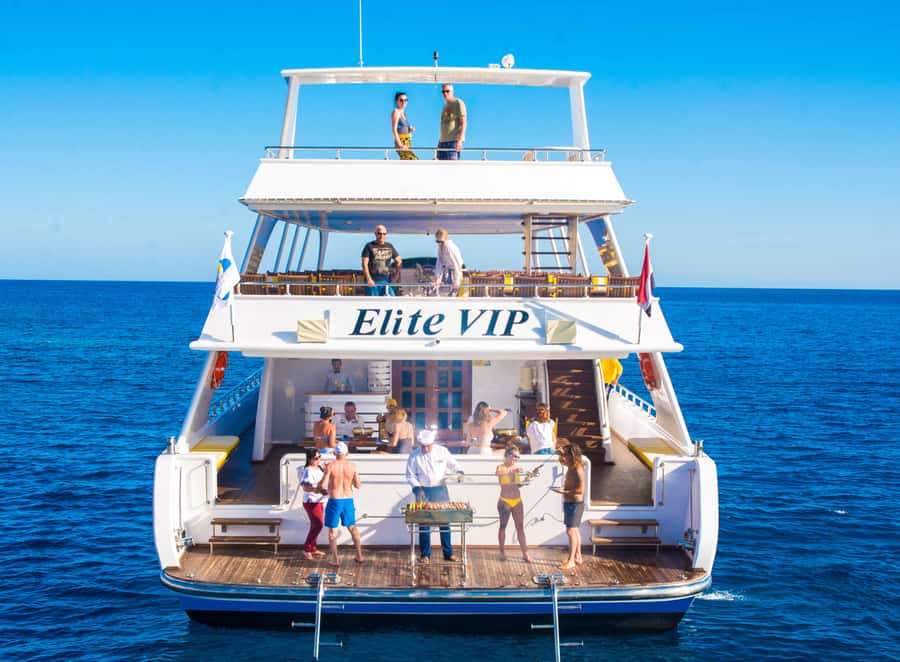 Marsa Alam: Elite vip Turtle bay snorkeling with BBQ Lunch - First stop at Marsa Mubarak