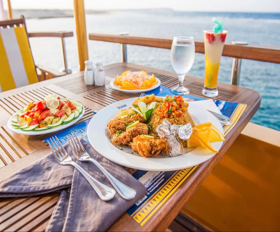 Marsa Alam: Nefertari Sunset/Morning Cruise & Snorkeling - Costumes, photographs, and the sales pitch
