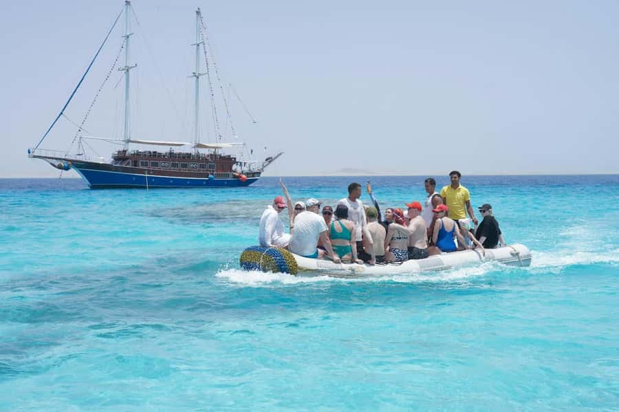 Marsa Alam: Pirates Premium Boat to turtle bay with lunch - From your hotel to Port Ghalib Marina