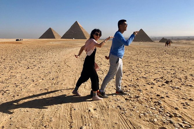 Private Cairo Best tour Pyramids ,Museum, Old Cairo and bazaar - Giza Pyramids: three monuments, one huge first impression