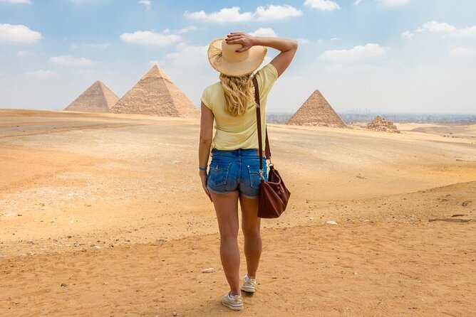 Private Car rent from Cairo: 8 hours with driver - The Egyptian Museum and central Cairo stops