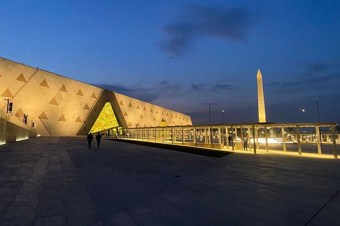 private Day pyramids tour and Grand Egyptian Museum - Choosing whether to enter a pyramid chamber