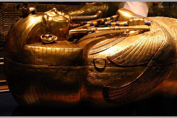 Private Day Tour Giza Pyramids and Egyptian museum (OR) GEM - Choosing between the Egyptian Museum and GEM