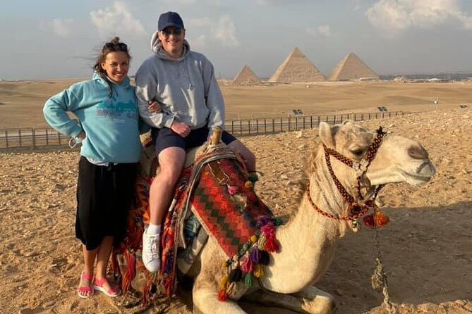 Private Day Tour Giza Pyramids, Sphinx, Memphis, and Saqqara - Giza Plateau: the essential first look