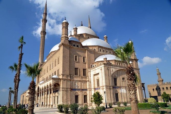 Private Day Tour to Coptic Cairo, Islamic Cairo and Bazaar - Who should book this experience?