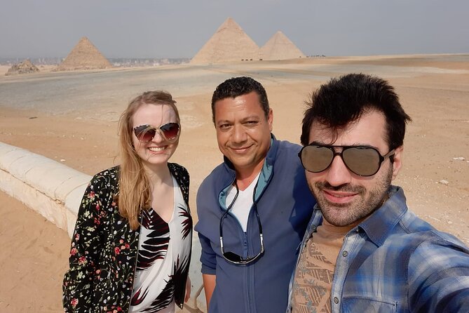 Private Day Tour to Giza Pyramids, Great Sphinx , Memphis and Sakkara - Giza Plateau: the main event begins with three pyramids
