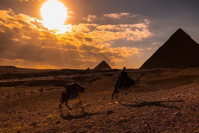 Private Day Tour To Giza Pyramids, Memphis and Sakkara - Giza begins with the great monuments