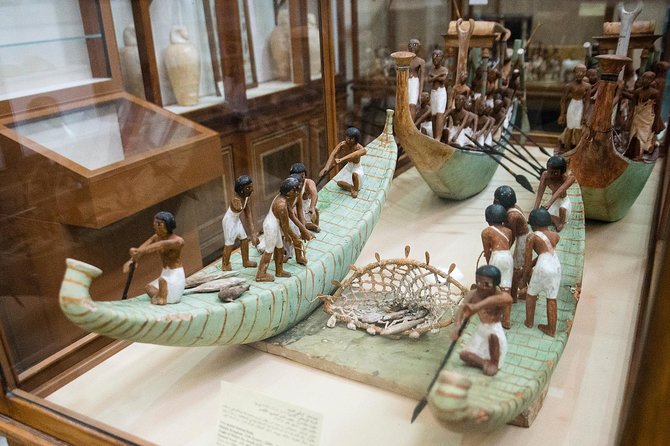 Private day tour to Giza Pyramids, Sphinx Egyptian Museum and Citadel - At the Egyptian Museum with Tutankhamun
