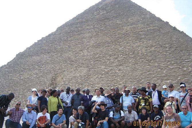 Private full day tour to Giza Pyramids, Sphinx, Sakkara and Dahshour with guided - Khafre’s pyramid keeps its limestone cap