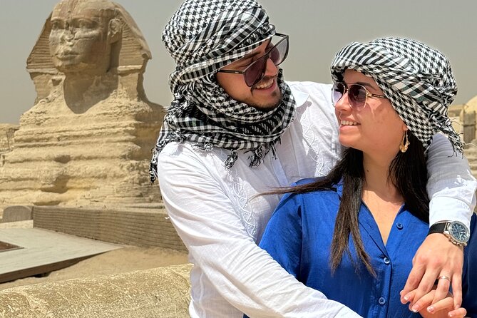 Private Giza Pyramids & Sphinx Day Tour with Lunch from Cairo - Menkaure offers a different sense of scale