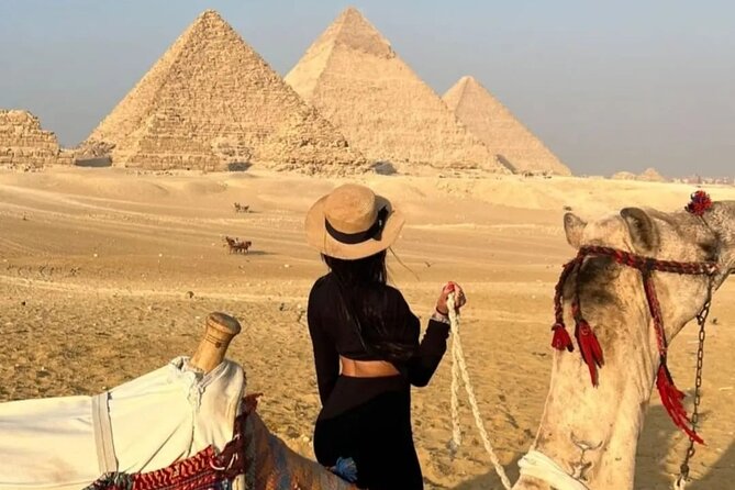 Private guide's trip to Giza pyramids, Great sphinx valley temple - Seeing the Great Pyramid of Khufu up close