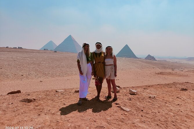 Private Guided Tour of Giza Pyramids and the great Sphinx - Lunch keeps the half-day practical