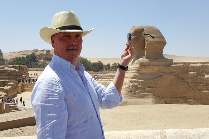 Private guided tour to Giza Pyramids, and Great Sphinx - Menkaure, the smallest of the three