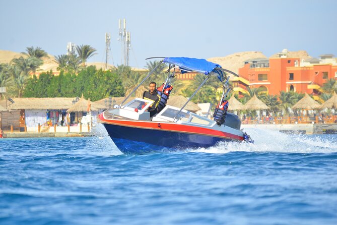 Private Speed Boat to DOLPHINS House & Water activities -HURGHADA - Family comfort and the crew’s personal touch