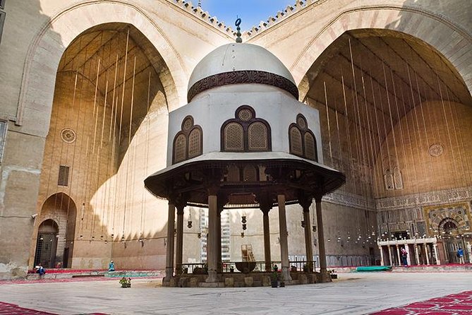 Private Tour: Alabaster Mosque, Sultan Hassan, Khan el-Khalili - Seeing the scale of Sultan Hassan Mosque