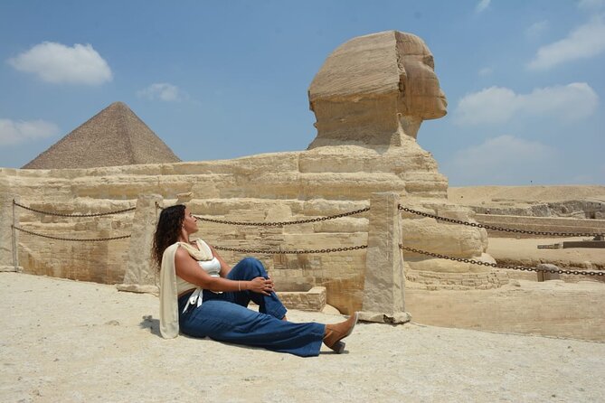 Private Tour: Giza Pyramids, Museum, Bazaar & Lunch Included - Key points at a glance