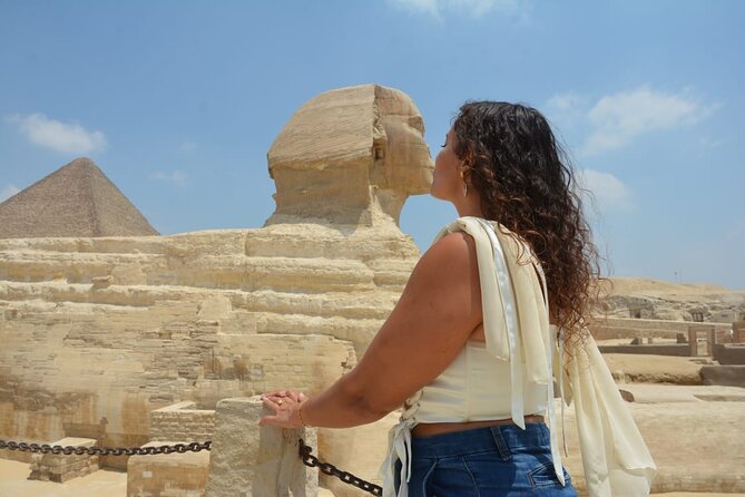 Private Tour: Giza Pyramids, Museum, Bazaar & Lunch Included - Three hours with Egypt’s ancient treasures
