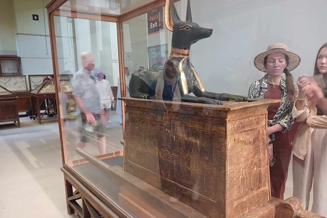 Private Tour: Giza Pyramids, Museum, Bazaar & Lunch Included - Private transport and pickup details