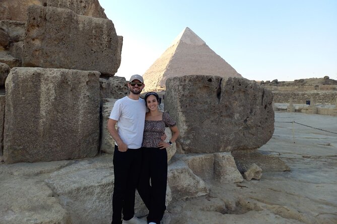 Private Tour Giza Pyramids Sphinx and the Egyptian Museum - Guides, drivers, and the human side of the day