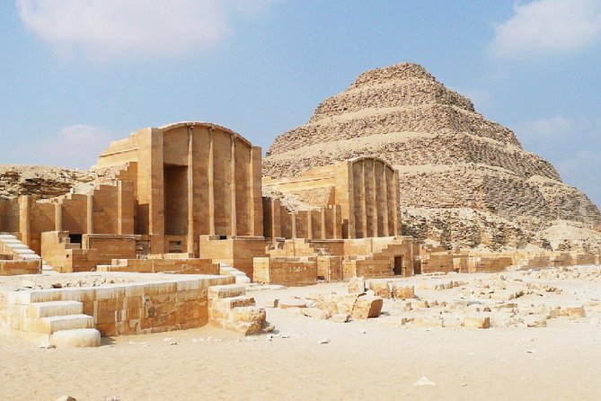 Private Tour: Giza Pyramids, Sphinx, Memphis, Sakkara - The Sphinx gives Giza a different mood